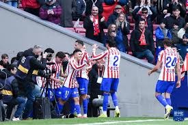 “都在往后跑，就我一个人往前顶”，选手赛后怒斥队友打得太怂